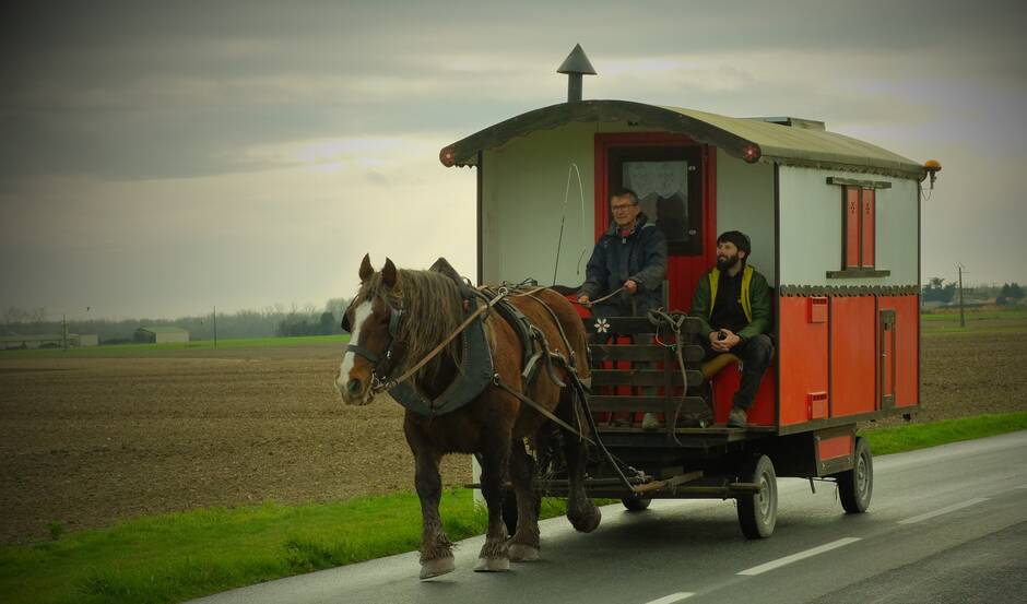 Damvix. Il part sur les routes de Vendée… en roulotte