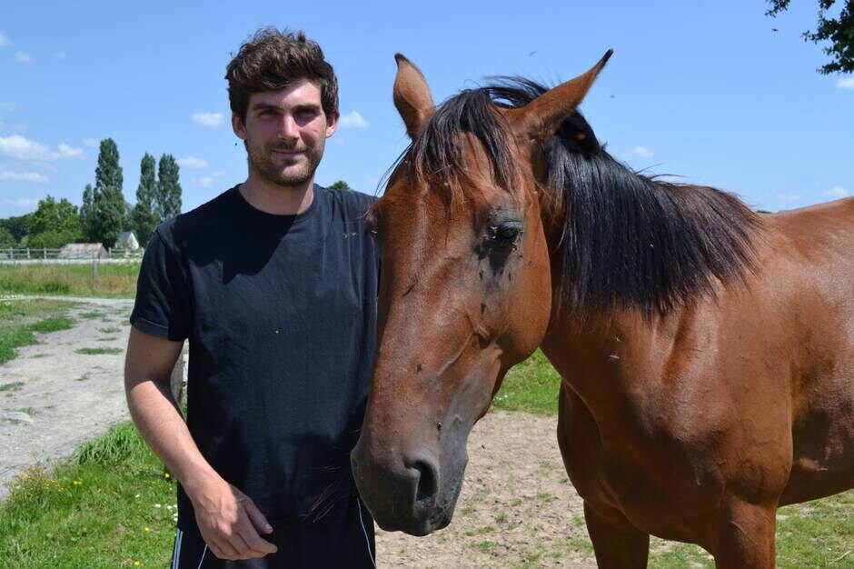 PORTRAIT. Dans le Nord-Mayenne, Nicolas Lemétayer, entraîneur de chevaux, suit les traces familiales.