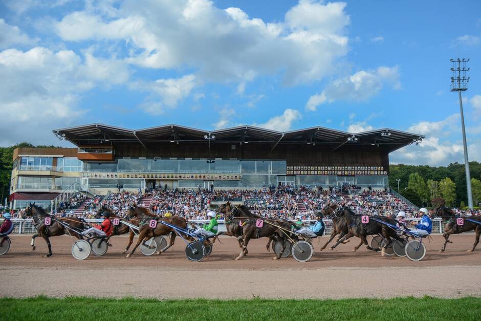 La Mayenne Innove. L’hippodrome de Bellevue-la-Forêt, lieu idéal pour les événements d’entreprises