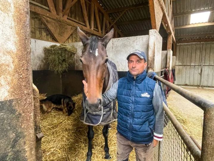 En Mayenne, William Menuet élève et entraîne ses propres chevaux depuis 20 ans