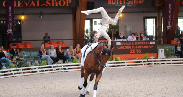 Trois champions du monde à Saumur Voltige et un show déjà complet