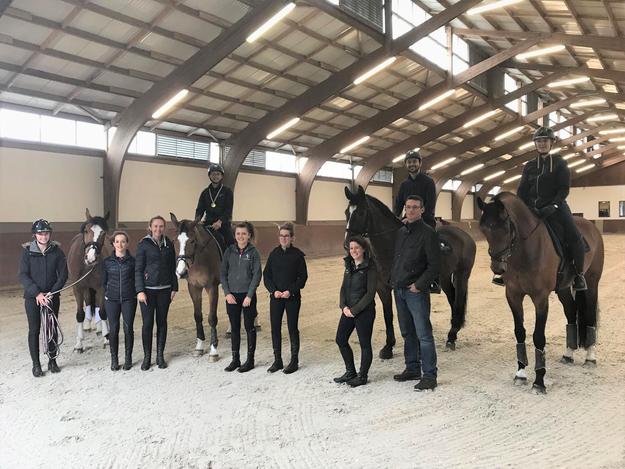 Les champions de France amateurs de complet en stage au pôle France de Saumur